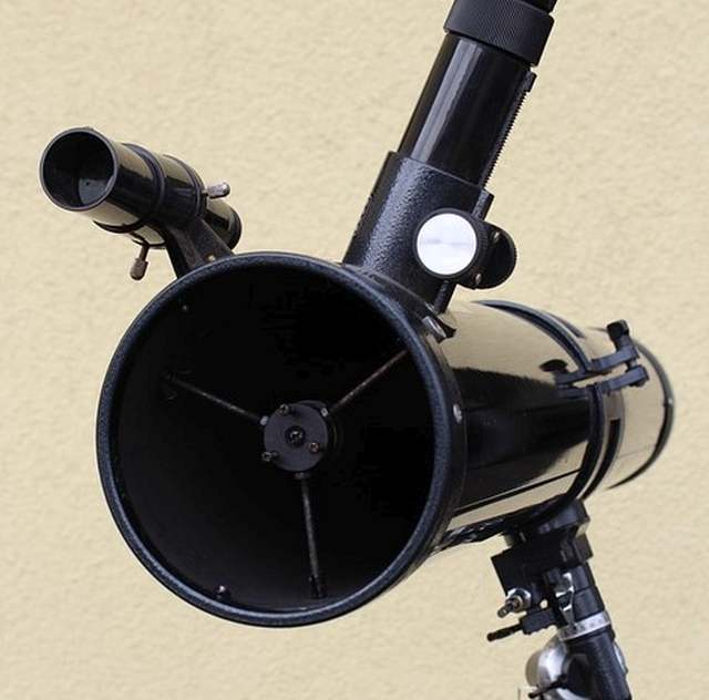 Difference between Telescope and Binoculars, telescope vs binoculars