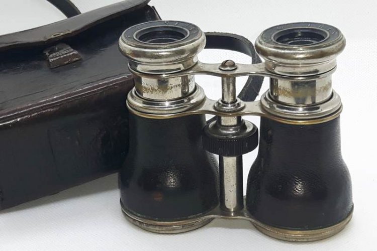 when were binoculars invented